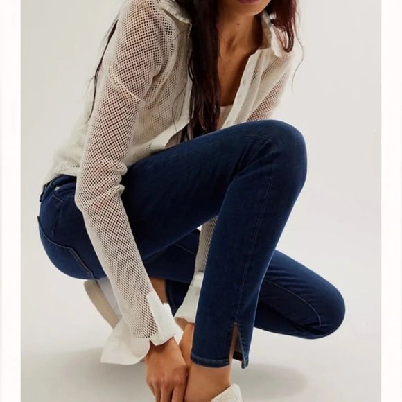 Frame le high skinny with side slit and raw hem size 26 in excellent used cond​ - Picture 1 of 4